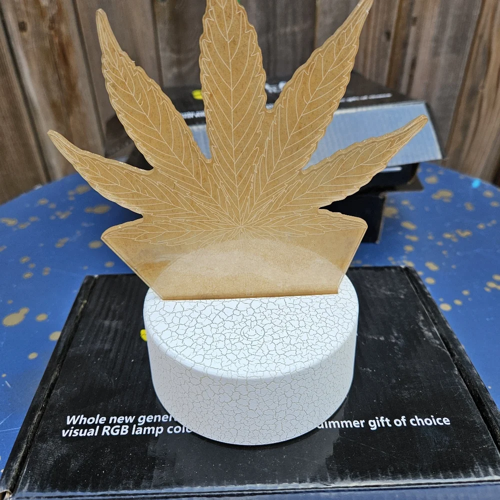 3D Leaf Design Night Light - Picture 10 of 14